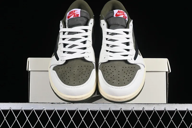 All categories Air Jordan Jordan series basketball shoes Air Jordan 1 Low foreign trade version Travis Scott x Air Jordan 1 Low OG AJ1 Joe 1 undercut low DM7866-200
